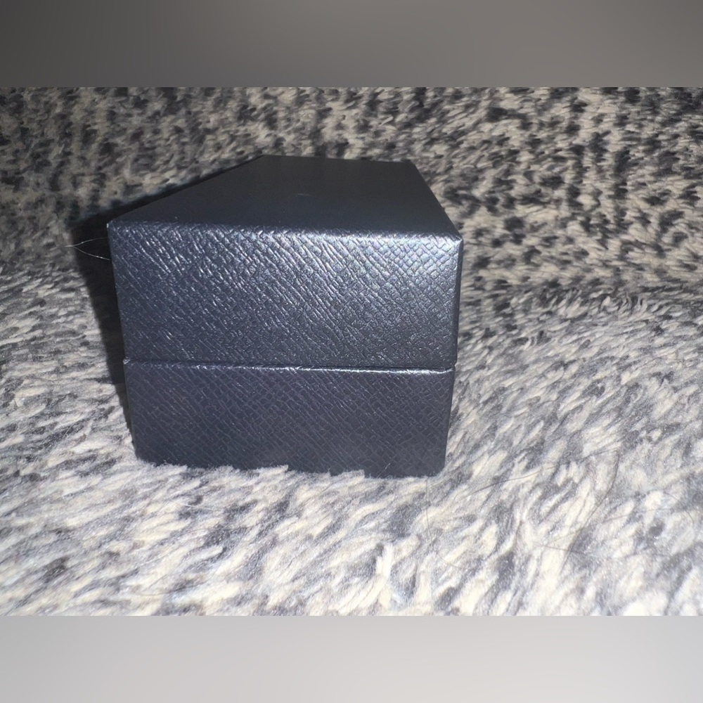 Prada Box with strap 🖤✨ - Picture 6 of 8